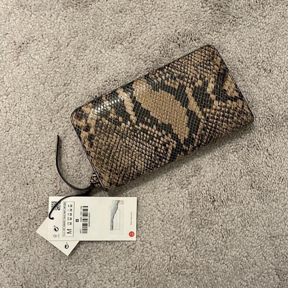 Zara wallet